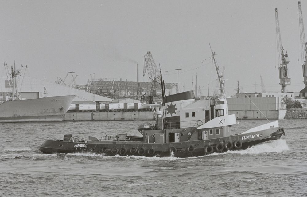 Die großen Hamburger Assistenz und Bergungsschlepper in rund 160 faszinierenden Aufnahmen im Einsatz zwischen 1950 und dem Jahr 2000 Sutton - Bilder der Schifffahrt 1950 bis 2000